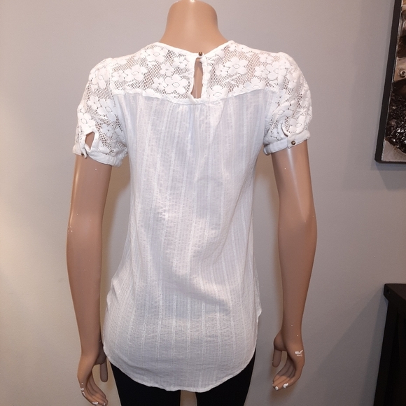 3/$20 VINTAGE AMERICA Sheer Floral Lace Blouse Short Sleeve Keyhole Top - Picture 4 of 10